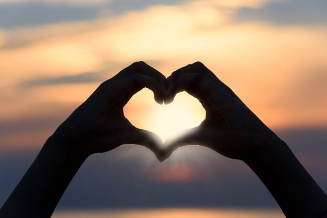 HandHeartClouds