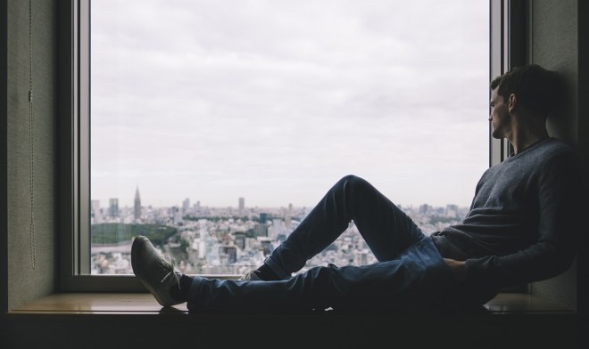 LonelyManWIndowCIty