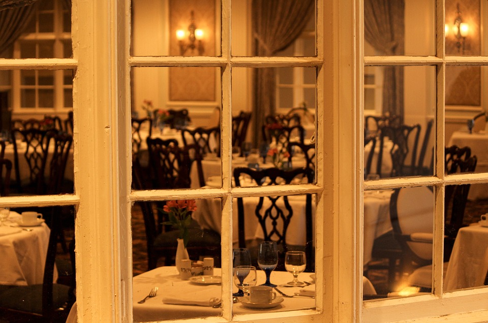 WindowIntoRestaurant