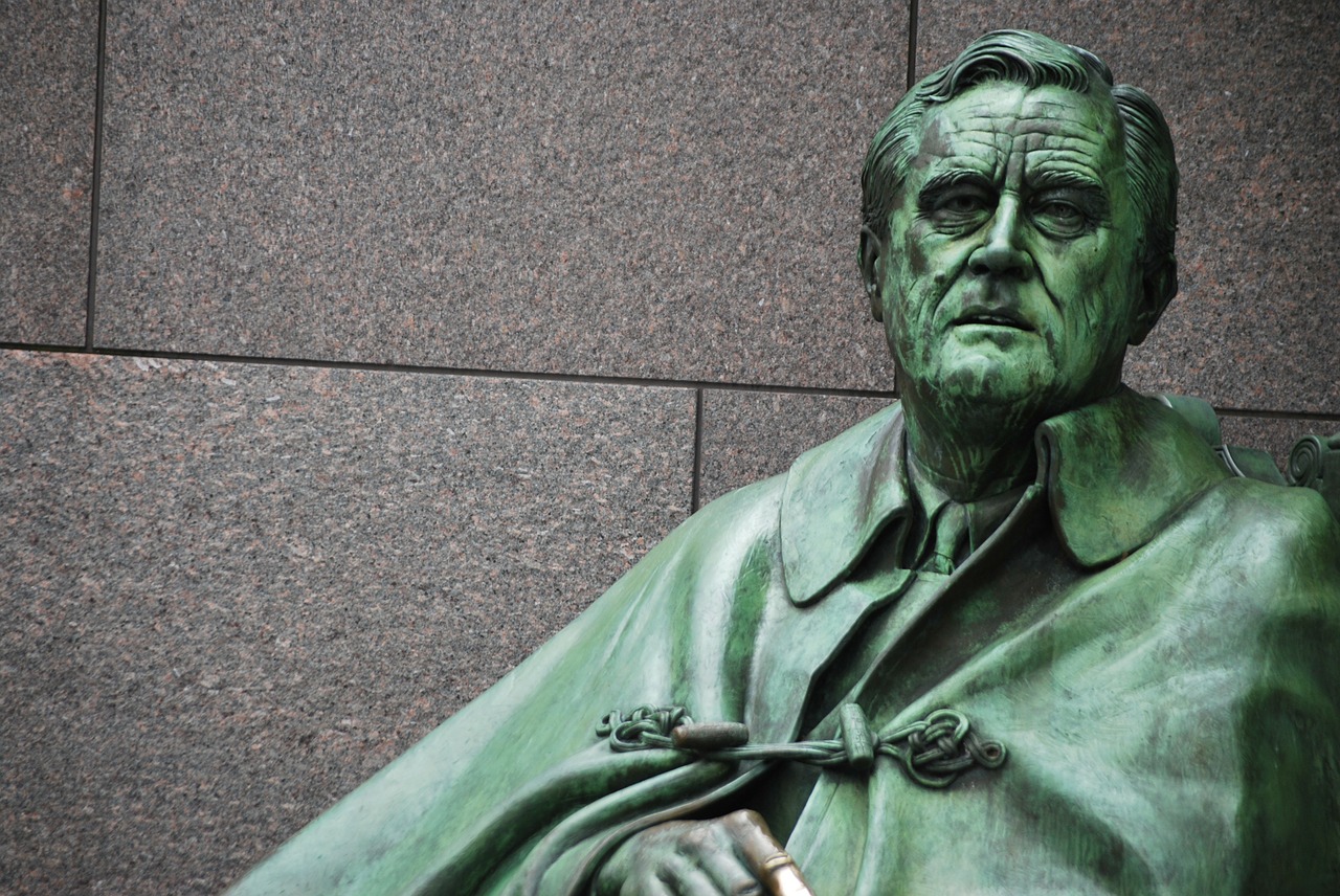 FDR_Statue