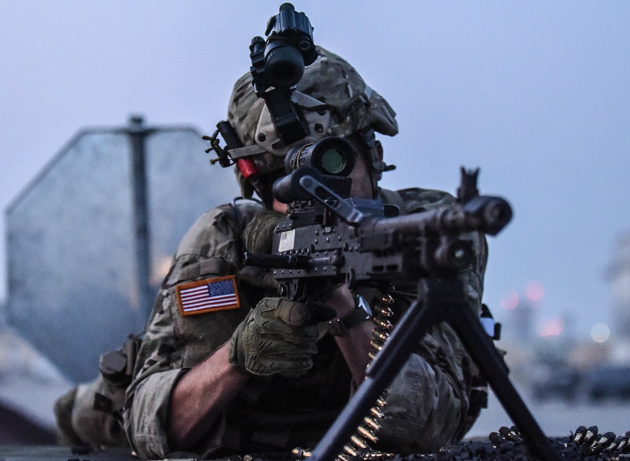 Soldier_With_Machine_Gun