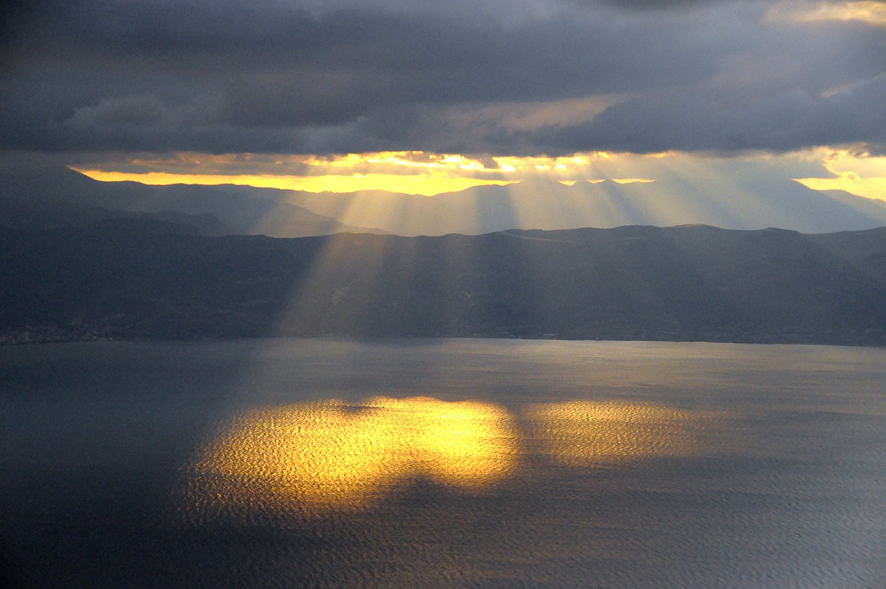 Sun_Through-Clouds