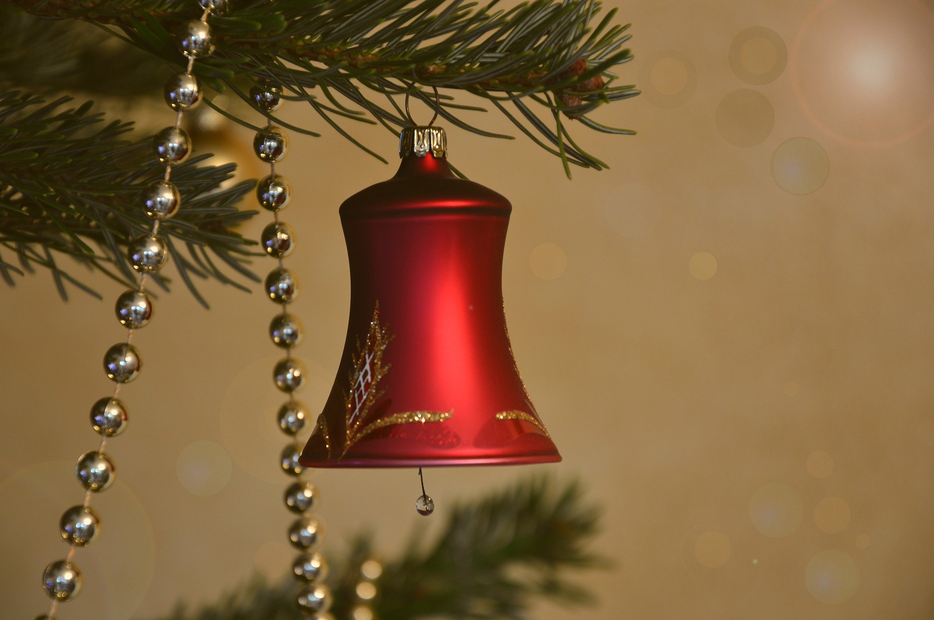 RedBellOnChristmasTree