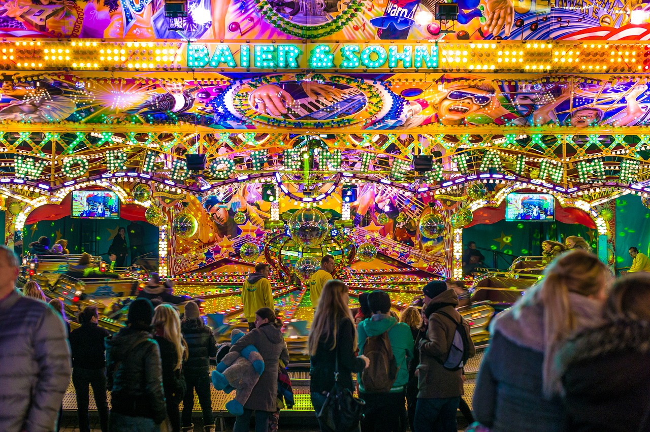 amusement-park-1850009_1280
